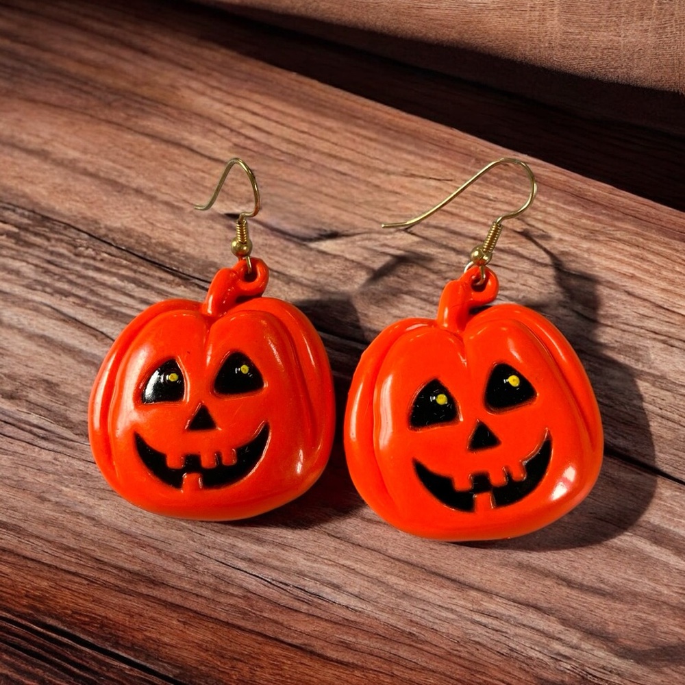 Adorable Large Halloween Pumpkin Pierced Dangle Earrings